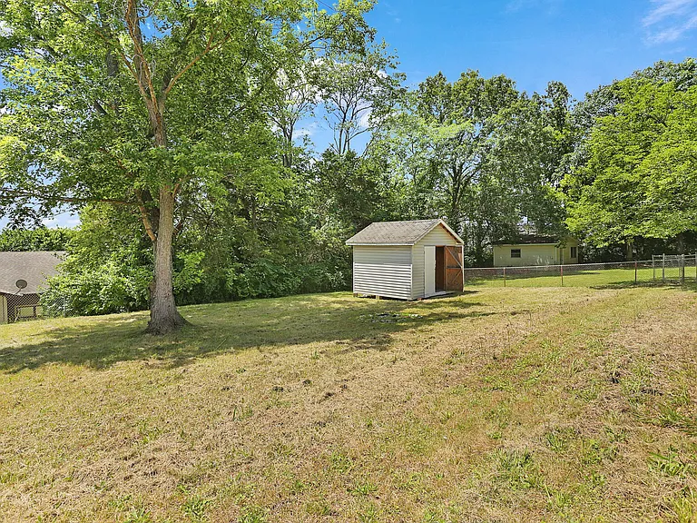 531 Donna Dr — Photo 8