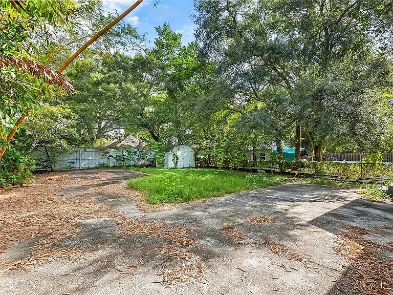 811 W Amelia Ave — Photo 11