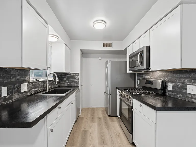 820 Sahara Ave #2 — Photo 4