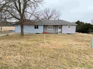 344 Skyview Rd, Waterloo, IA
