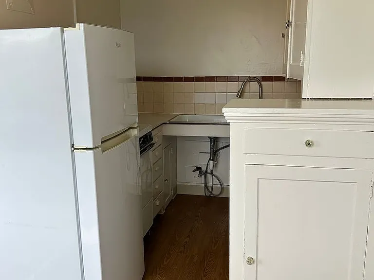 1225 Commerce Ave — Photo 12