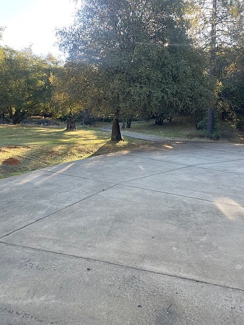 2nd image of 5372 Lost Creek Rd