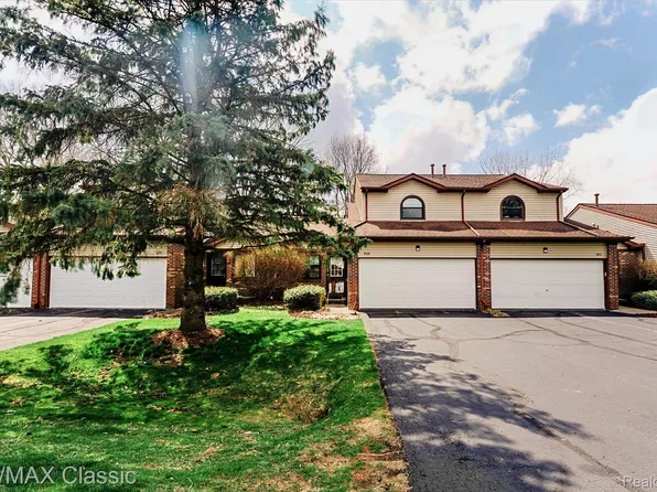 9039 E Lake Rd #45, Clarkston, MI 48348