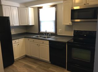 25 Janet Lee Ct, Manchester, NH 03102