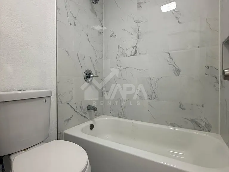 1074 Honeytree St — Photo 15