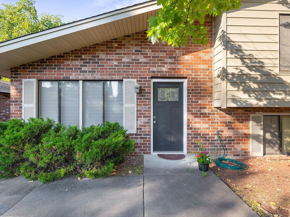 1st image of 2241 Country Ln