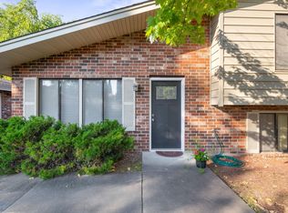 2241 Country Ln, Minnetonka, MN 55305