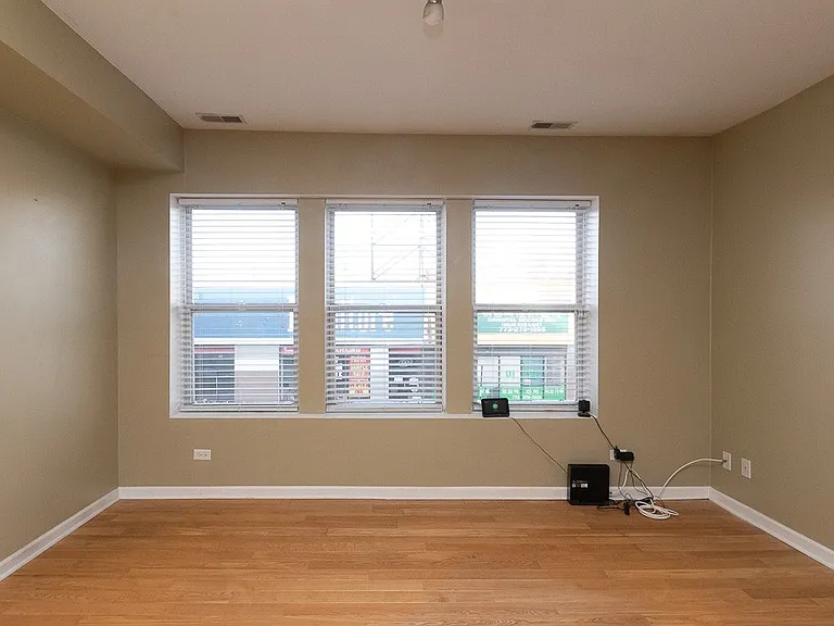 3103 W Lawrence Ave #3 — Photo 6