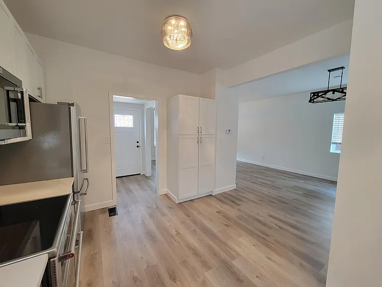 4129 Concordia Ave — Photo 8