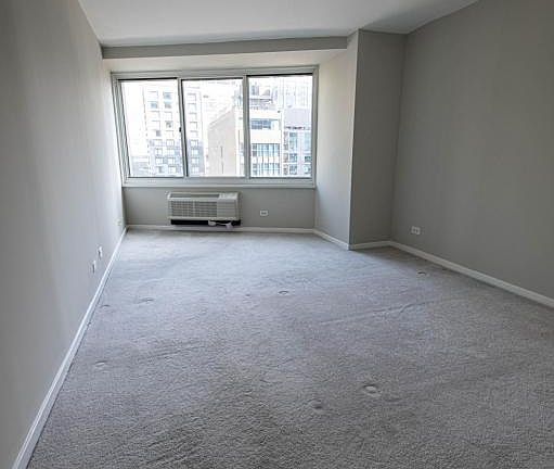 5th image of 211 E Ohio St APT 1902