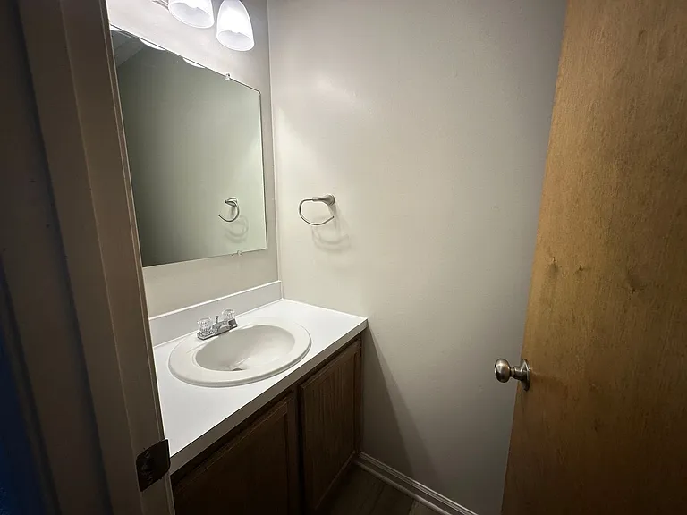 1047 Blue Ridge Dr — Photo 8