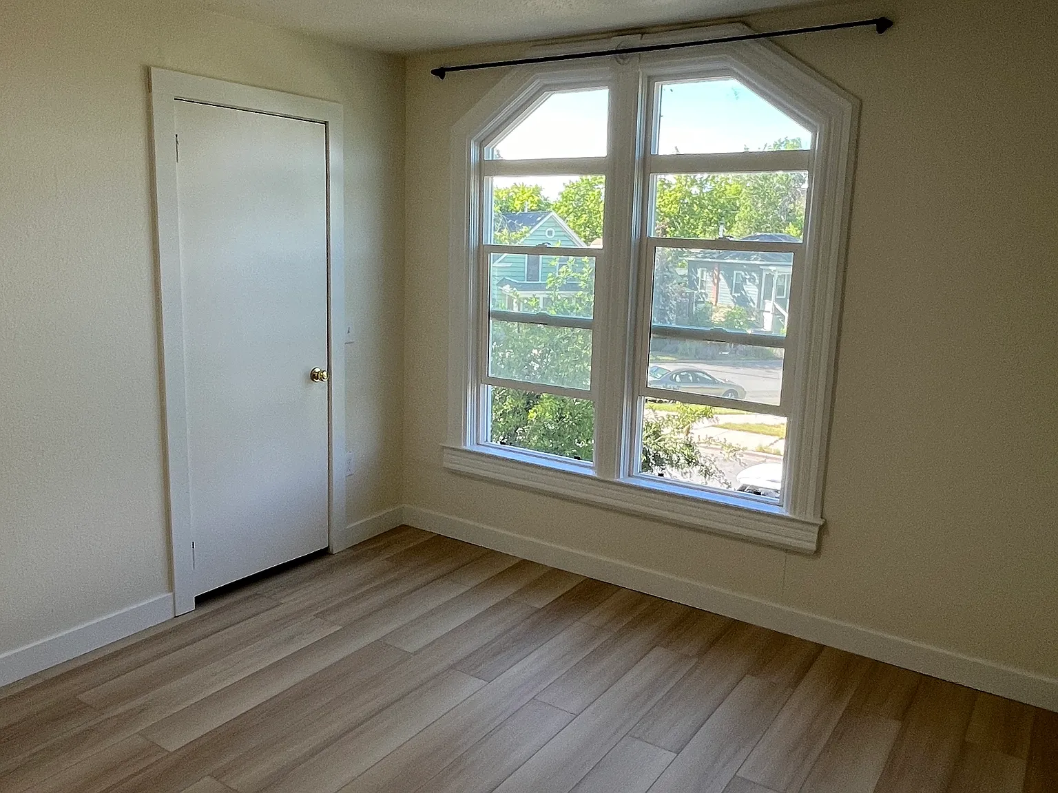 505 Hillsdale St — Photo 3