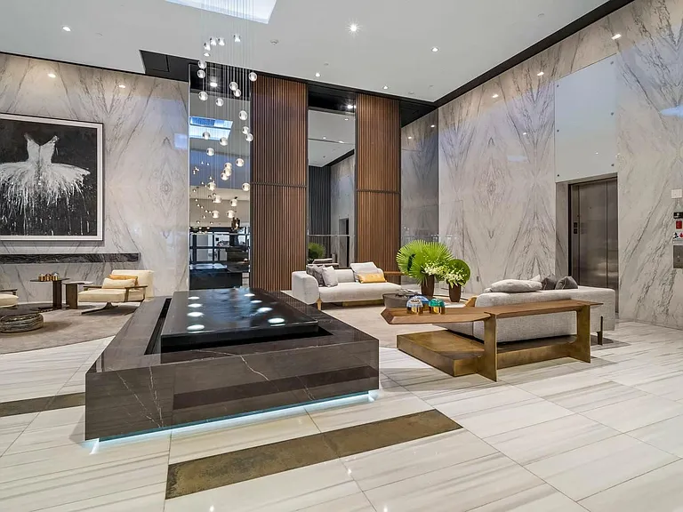 1100 Biscayne Blvd #5802 — Photo 34