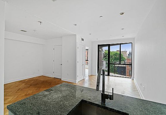3rd image of 735 Bergen St #4A