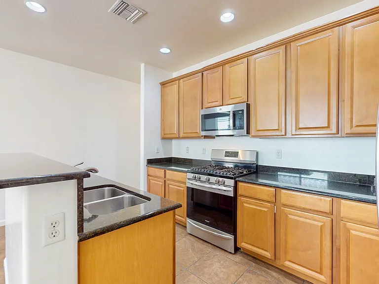 7123 W Festival Way — Photo 10