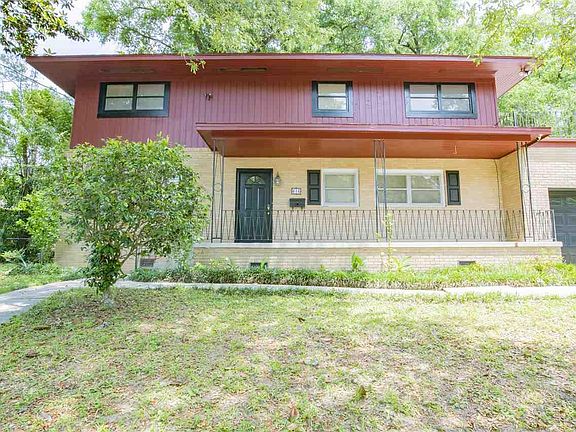 2nd image of 816 Tanglewood Dr
