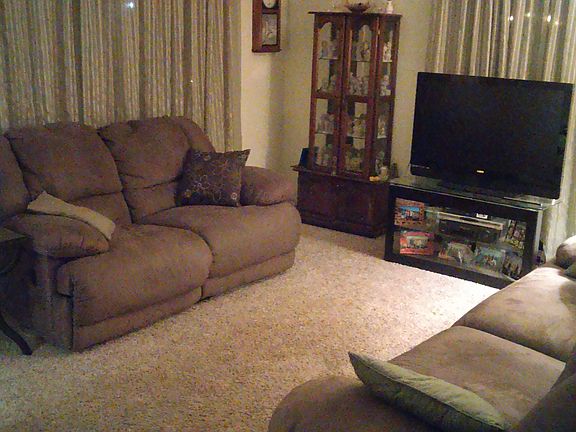 5th image of 210 Towne Dr