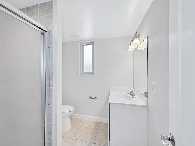 Rosslyn Vue Apartments — Photo 21