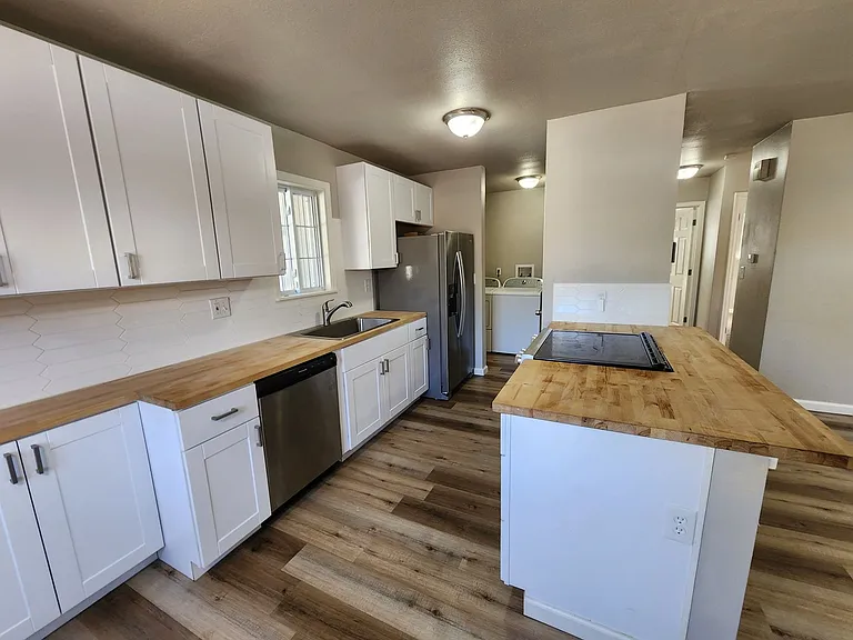 2874 Carmel Cir — Photo 8