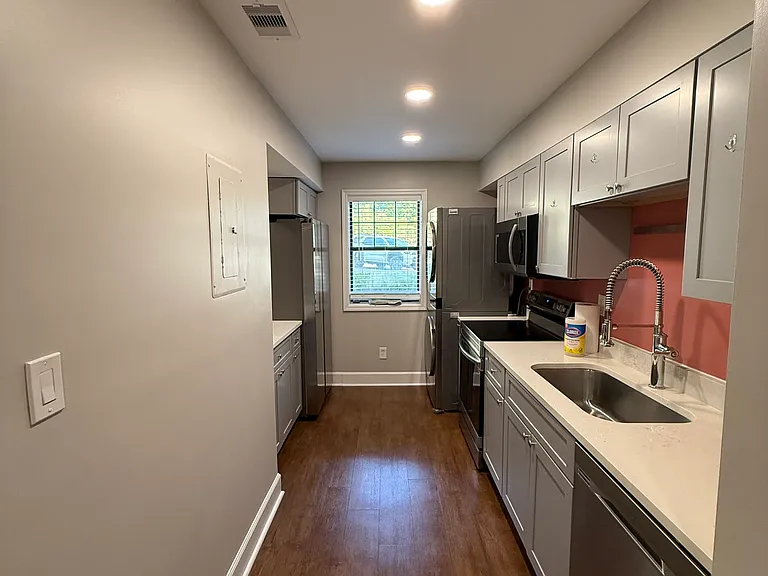 210 Appleby Dr #111 — Photo 9