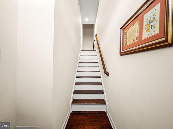 3rd image of 2515 Marvine Ave