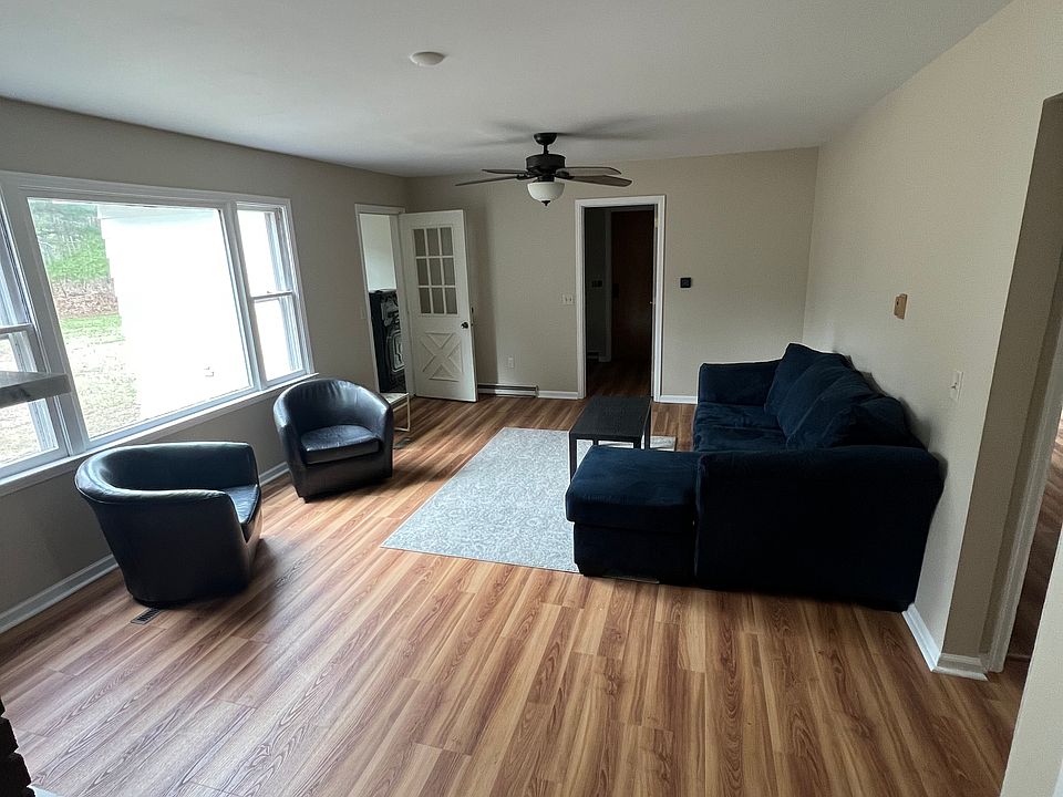1st image of 6 Liz Ann Dr