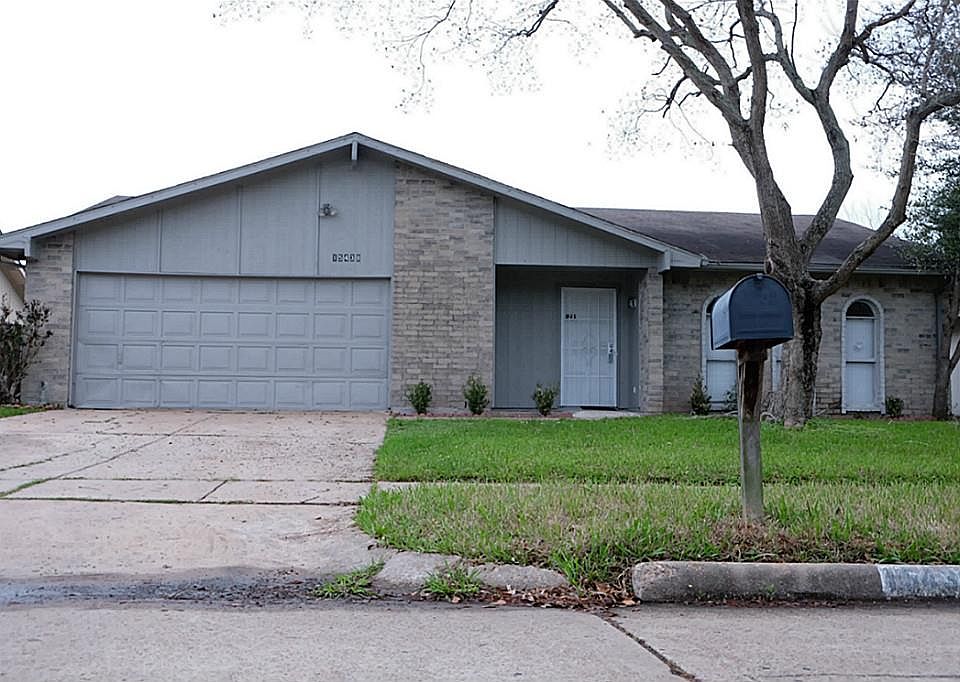 1st image of 15438 Camino Del Sol Dr