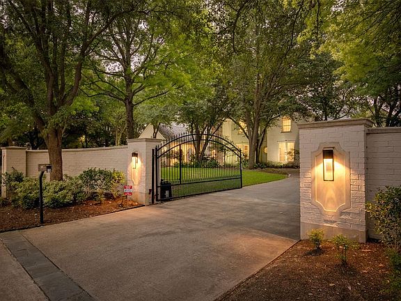 5th image of 2204 Plantation Ln