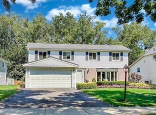 1804 E Apache Ln, Mount Prospect, IL 60056