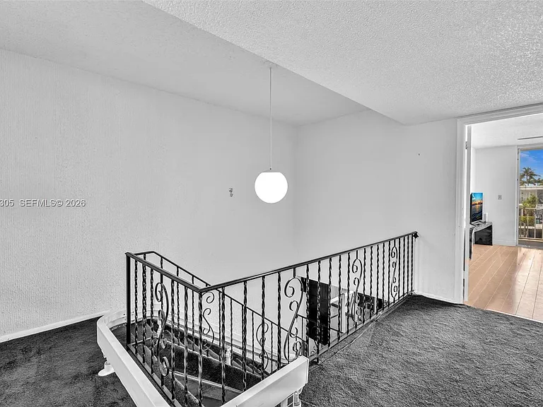 825 NE 26th Ave — Photo 30