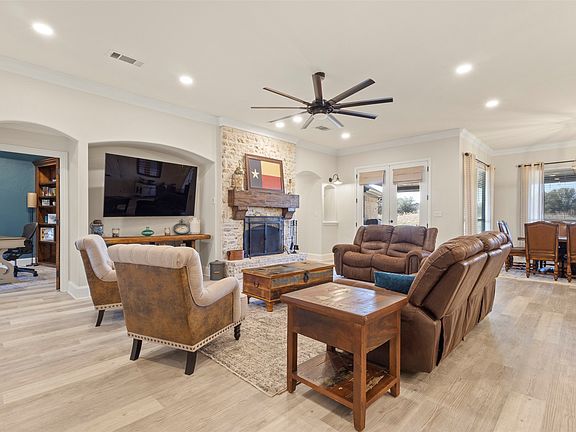 4th image of 3112 Preston Club Dr