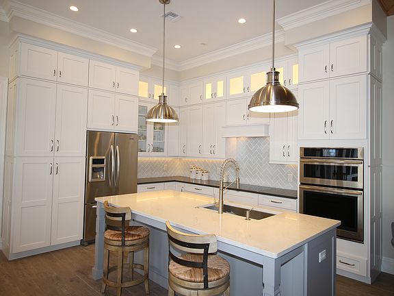 4th image of 512 Sable Oak Ln