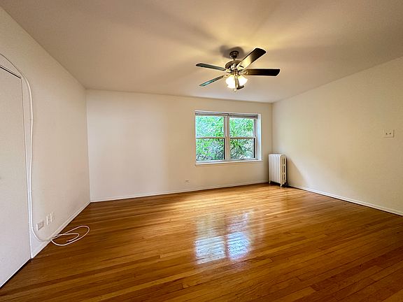 2nd image of 3744.5 N Pine Grove Ave #3N