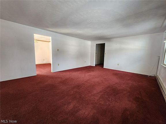 4th image of 49871 S Park Cir