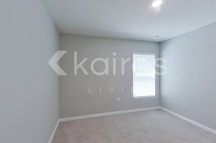 1924 W Roseboro Dr — Photo 11