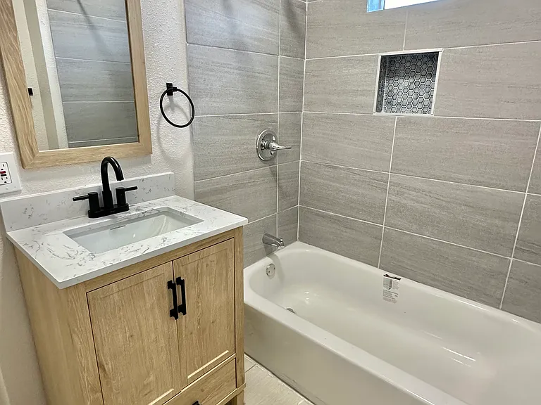 225 N. Munger Blvd - Small Apartment Community in East Dallas — Photo 7
