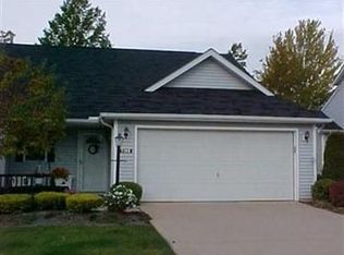 7198 Lilac Ct #4B, North Olmsted, OH 44070