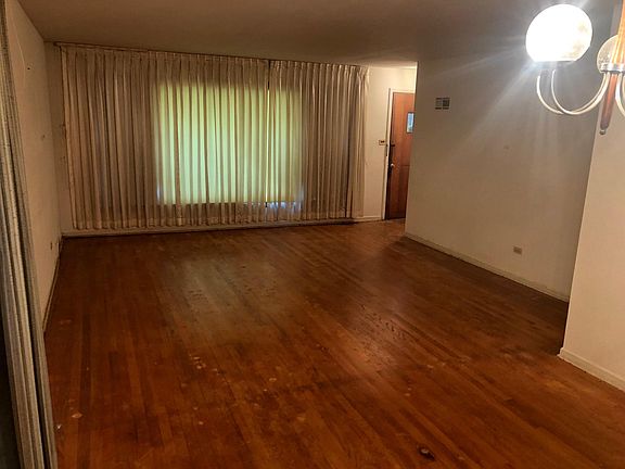 4th image of 9428 Lawler Ave