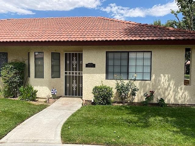 1st image of 19254 Cottonwood Dr