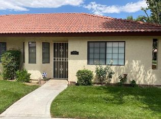 19254 Cottonwood Dr, Apple Valley, CA 92308