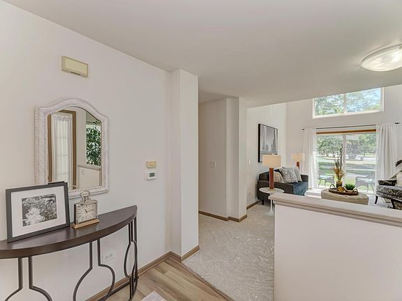 5th image of 1034 Huntington Dr #1034