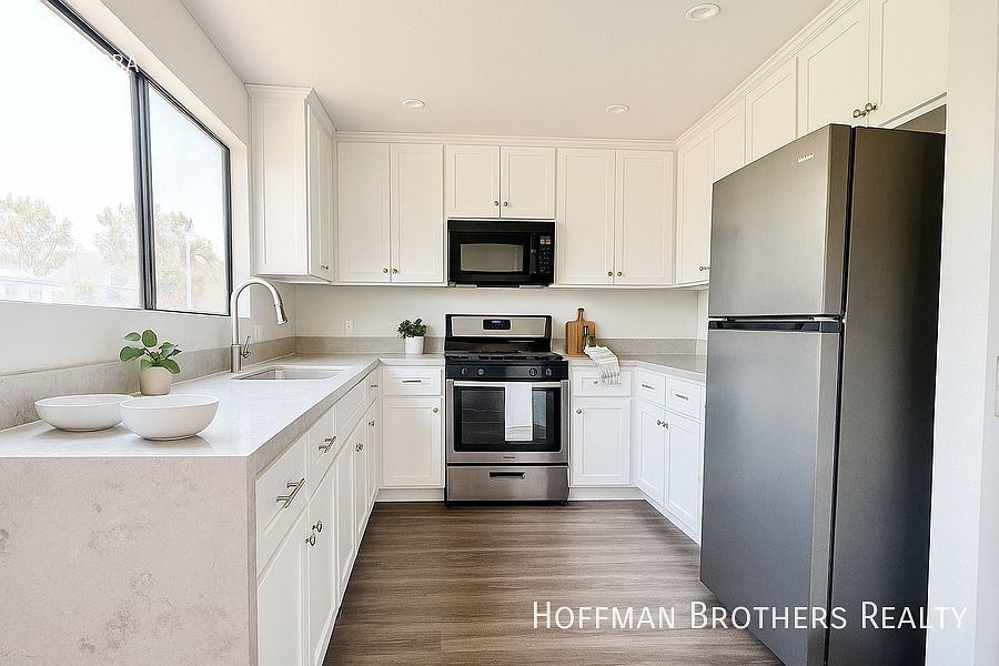 1st image of 619 N Kingsley Dr #1