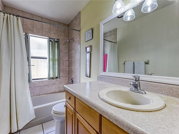 3rd image of 6835 NW 21st Terrace