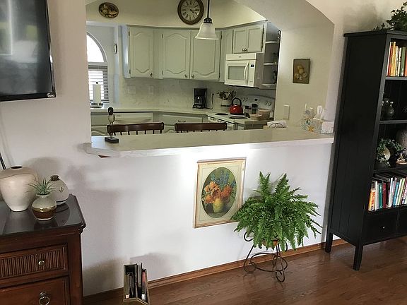 3rd image of 1909 W Indiana Cir