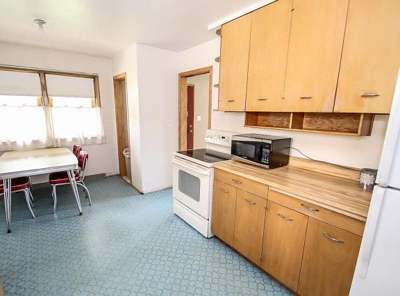 2nd image of 112 N Washington Ave