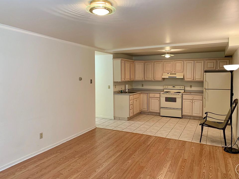 1st image of 412 Nanny Hagen Rd