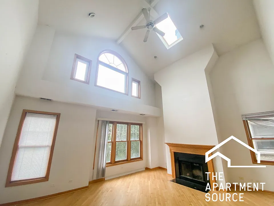 2719 N Wayne Ave #3