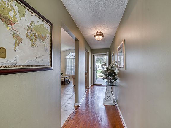 4th image of 12634 Hickory Lakes Dr S