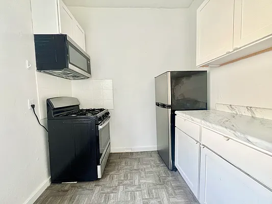Rented by Pear NYC LLC | media 8