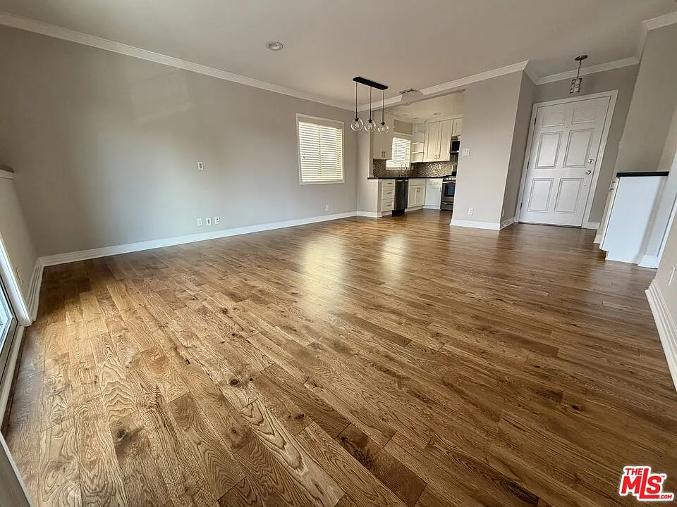 2 bed, 2.0 bath, 1200 sqft, $4,500 — Photo 2